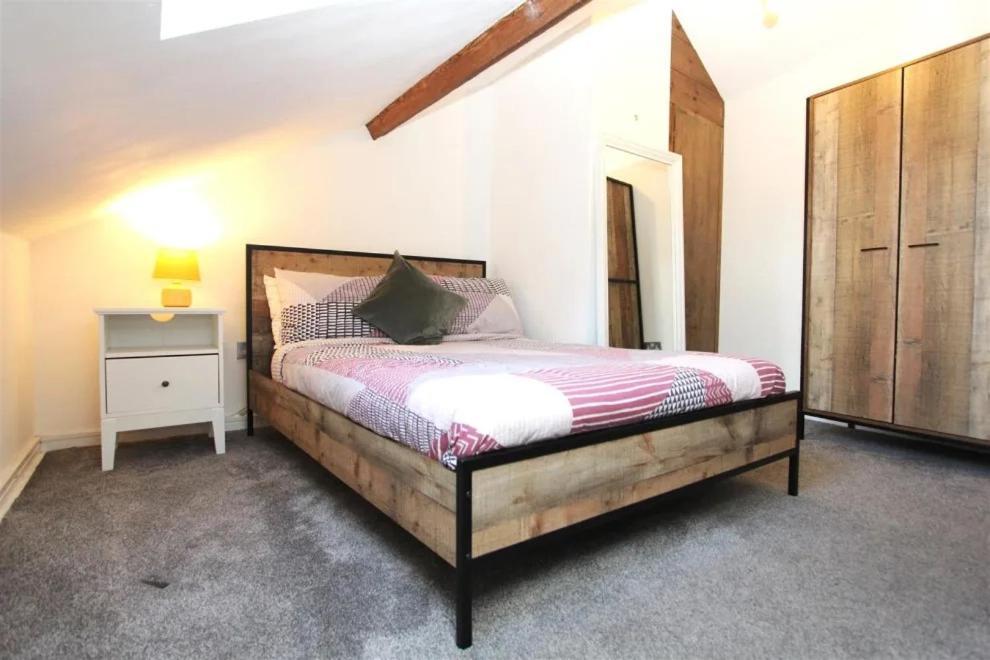 Large New-York Style Penthouse Apartment In Leeds City Centre With Contactless Check In Dış mekan fotoğraf