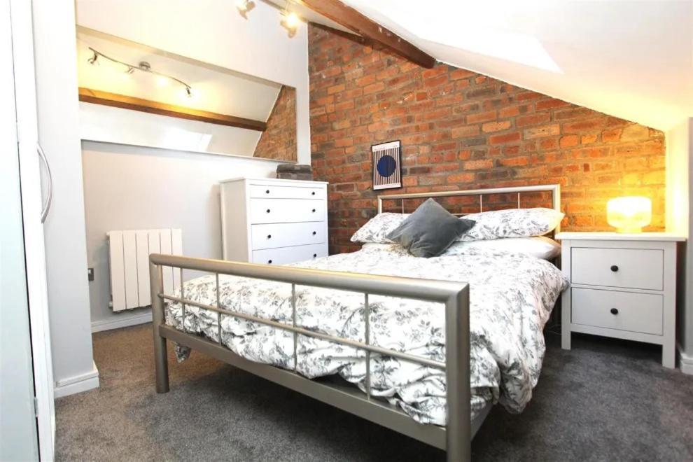 Large New-York Style Penthouse Apartment In Leeds City Centre With Contactless Check In Dış mekan fotoğraf